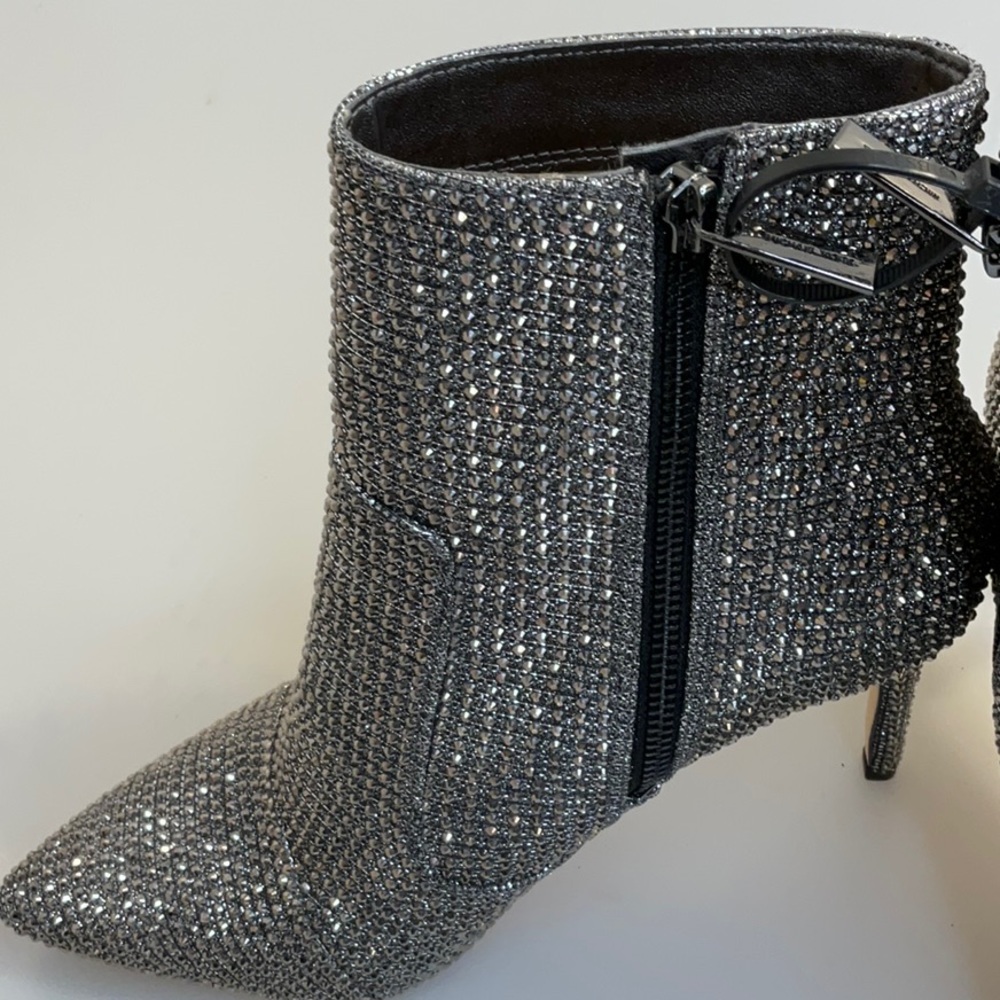 Make: Michael Kors Silver two ankle boots sizes 7 - Picture 7 of 8
